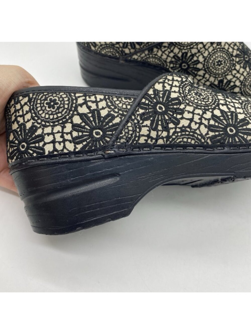 Sanita Velma Clogs 38 US 7 Professional Work Floral Lace Embroidered Slip On - Picture 3 of 15